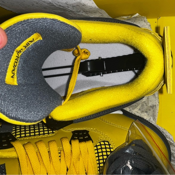 Jordan 4 retro (lightning) - Picture 10 of 10